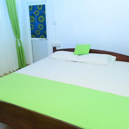 ซันน์ ท็อป คาบานา Hotel ตรินโคมาลี ภายนอก รูปภาพ