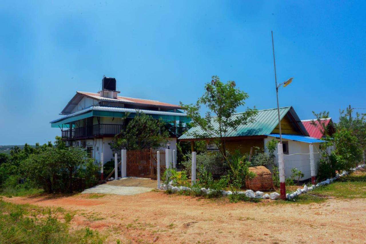 ซันน์ ท็อป คาบานา Hotel ตรินโคมาลี ภายนอก รูปภาพ