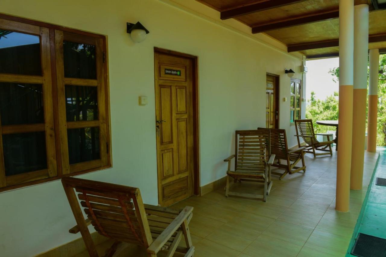ซันน์ ท็อป คาบานา Hotel ตรินโคมาลี ภายนอก รูปภาพ