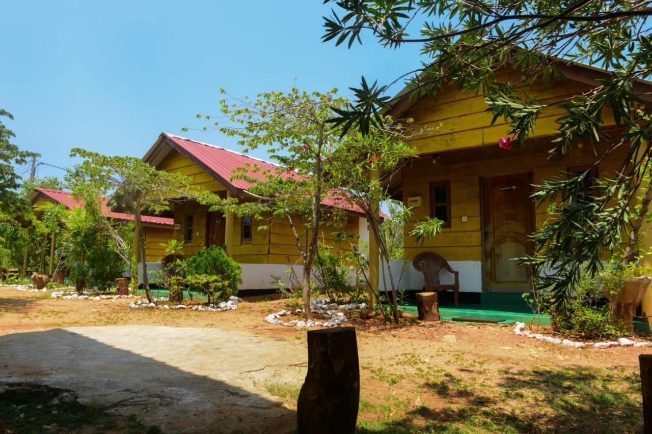 ซันน์ ท็อป คาบานา Hotel ตรินโคมาลี ภายนอก รูปภาพ