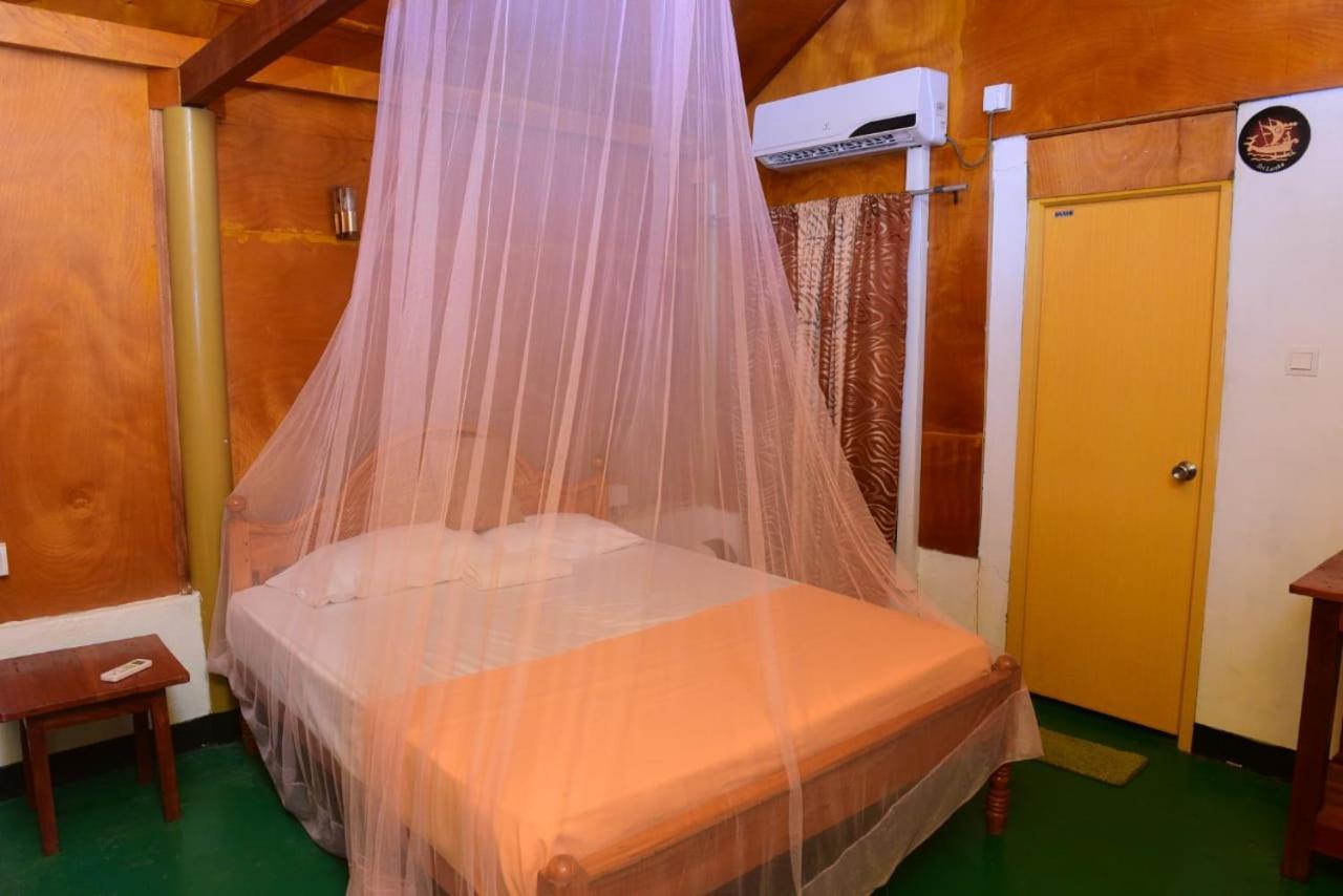 ซันน์ ท็อป คาบานา Hotel ตรินโคมาลี ห้อง รูปภาพ