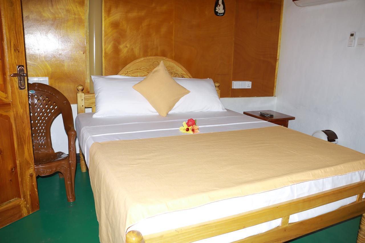 ซันน์ ท็อป คาบานา Hotel ตรินโคมาลี ภายนอก รูปภาพ