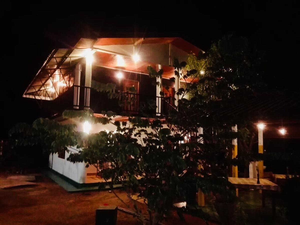 ซันน์ ท็อป คาบานา Hotel ตรินโคมาลี ภายนอก รูปภาพ