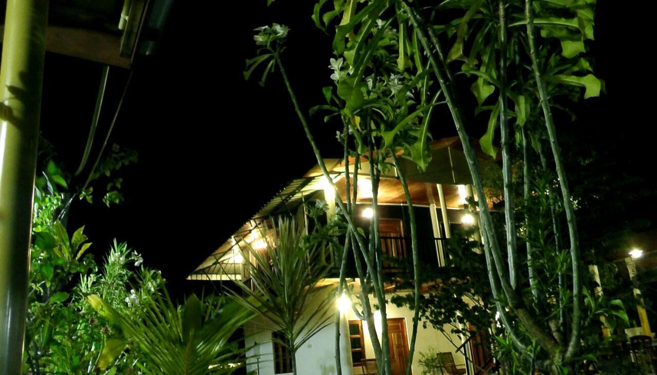 ซันน์ ท็อป คาบานา Hotel ตรินโคมาลี ภายนอก รูปภาพ