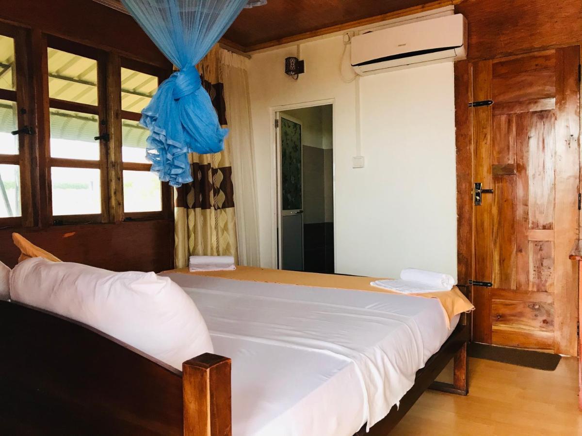 ซันน์ ท็อป คาบานา Hotel ตรินโคมาลี ภายนอก รูปภาพ